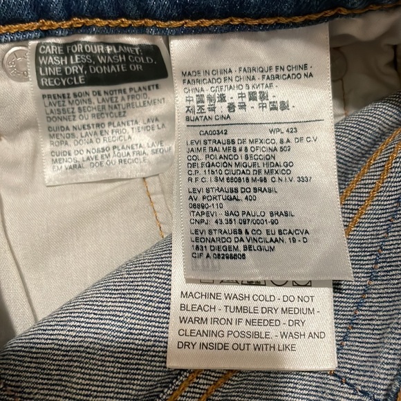 Levi’s 501 Stretch Short-PERFECT CONDITION - Picture 4 of 4